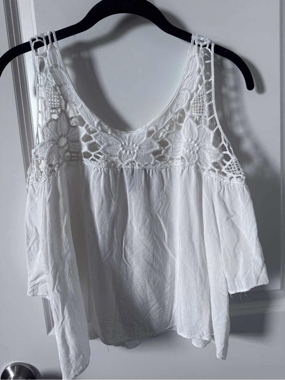 Forever 21 White Crochet Yoke Cold Shoulder Camisole-Small